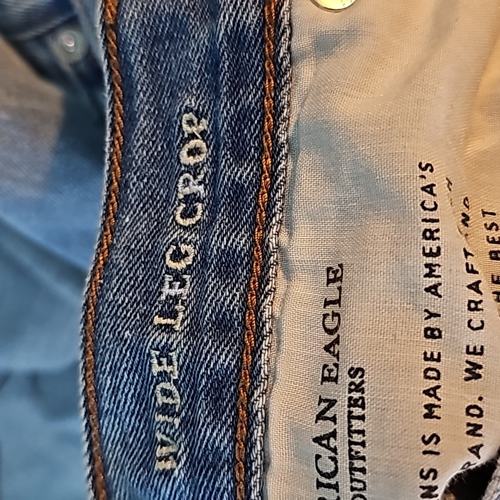 American Eagle Outfitters Wide Leg Crop Jeans - Picture 2 of 3